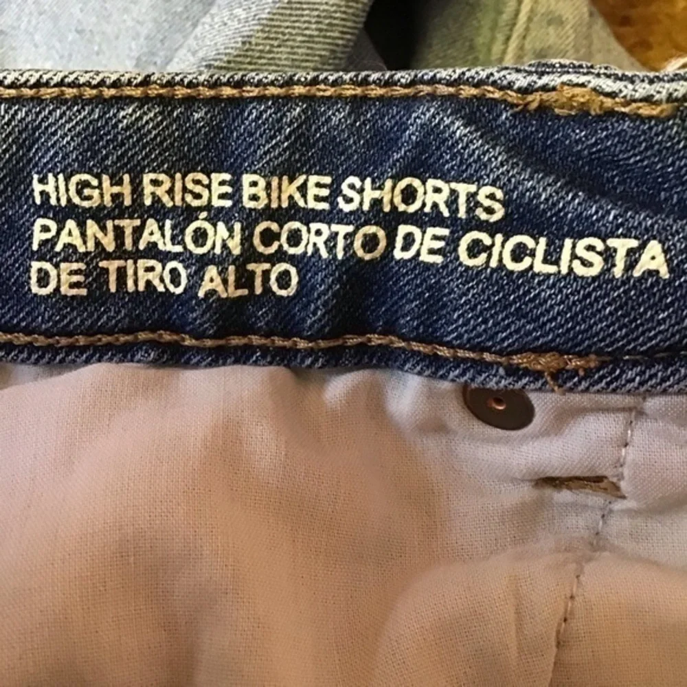 Wild Fable Size 4 High Rise Distressed Denim Bike Shorts Bermuda